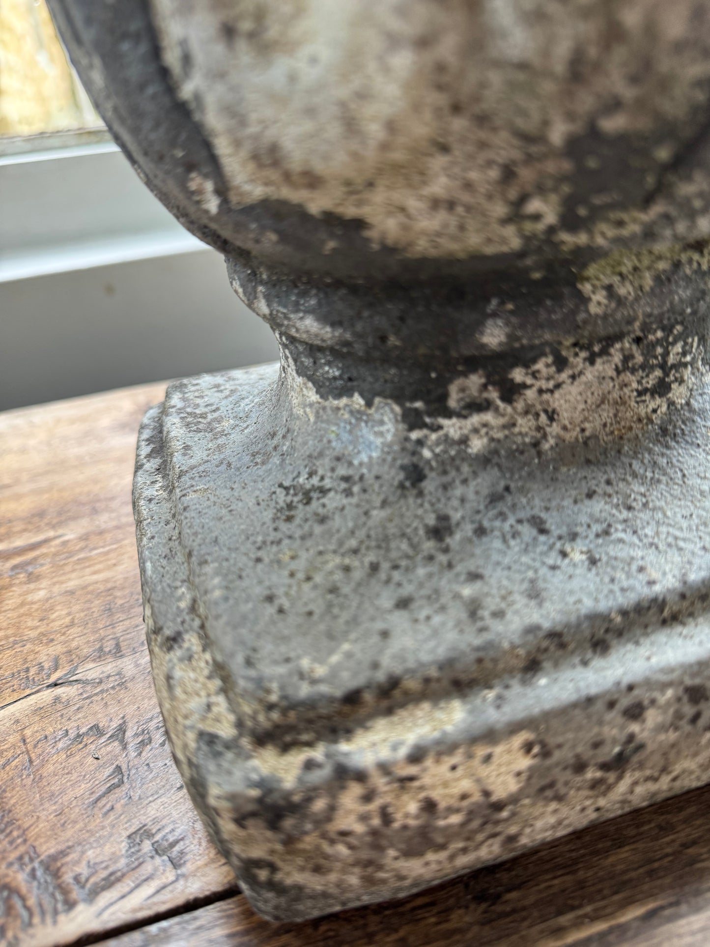 Classic Decorative Pair of Cast Stone Pineapple Pier Caps