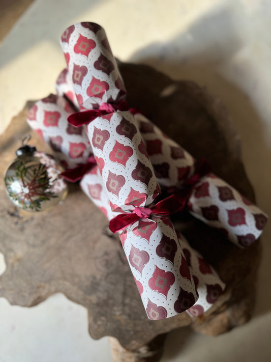 6 Plastic Free Claret Christmas Crackers