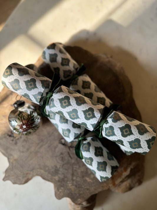 6 Plastic Free Forest Green Christmas Crackers