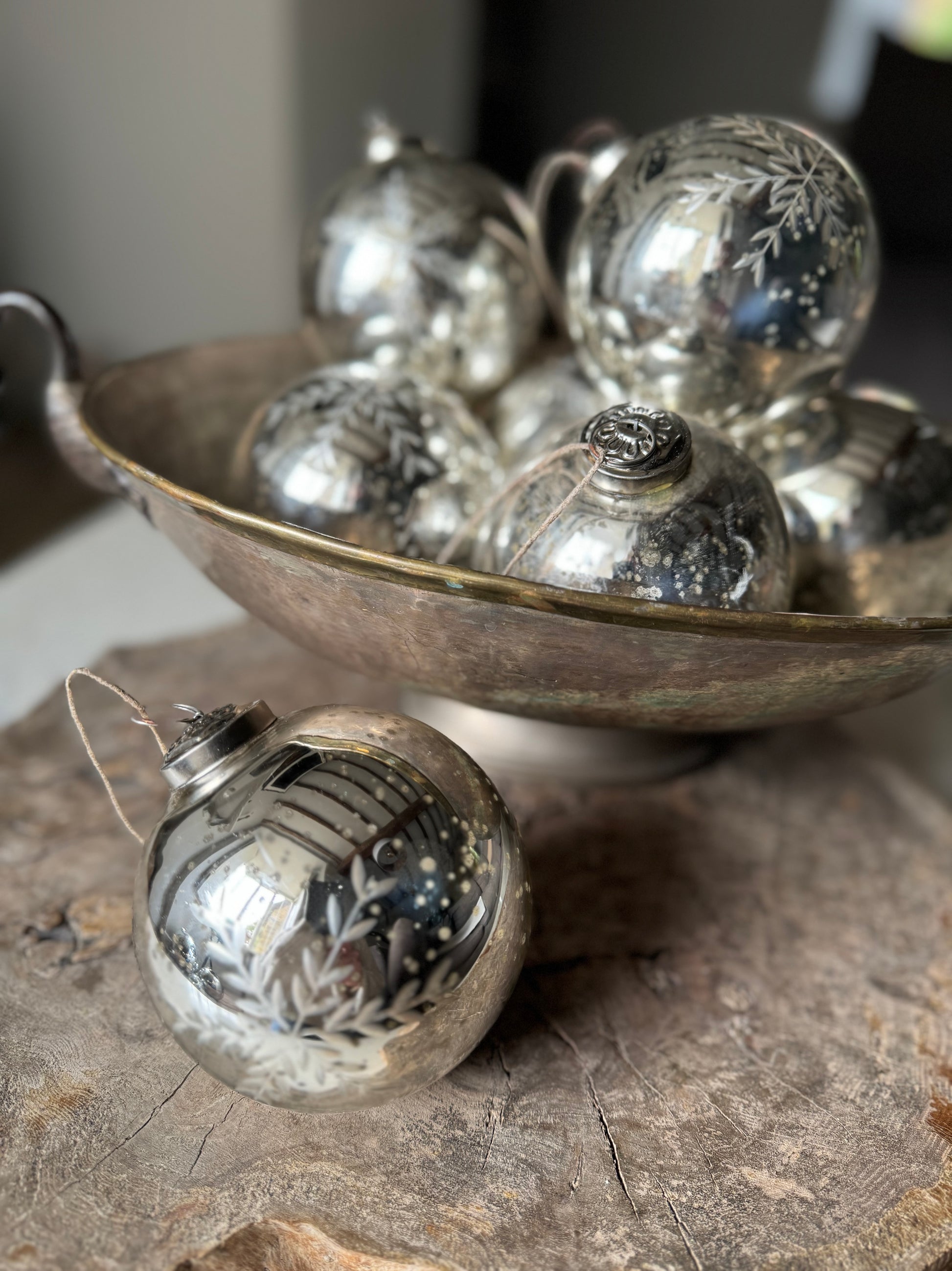 Large Etched Silver Snowflake Glass Bauble