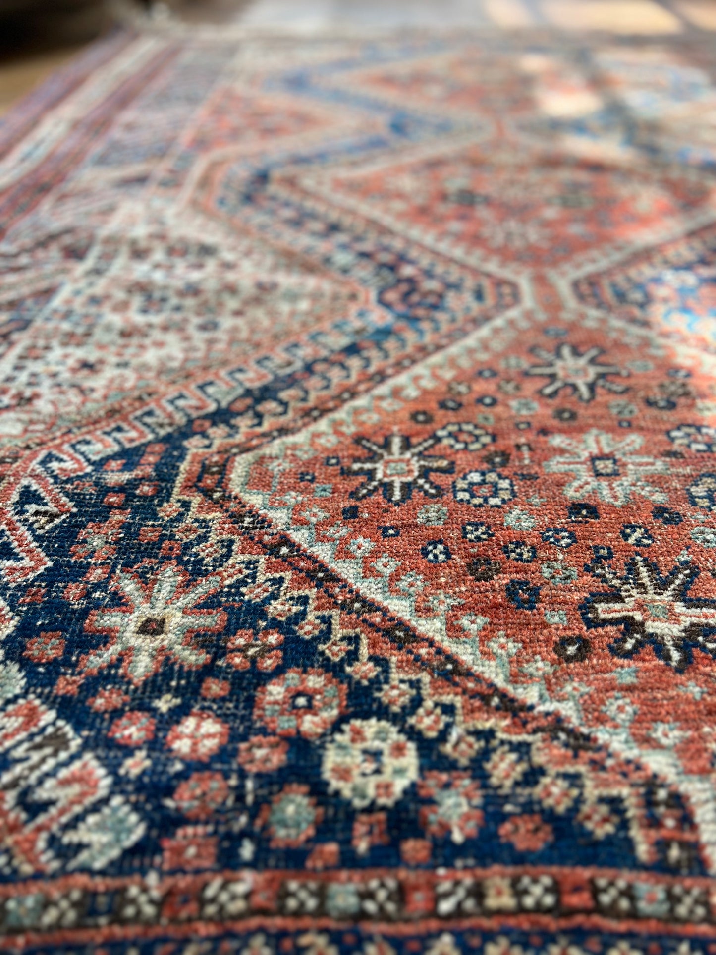 Beautiful Vintage Country House Shiraz Rug