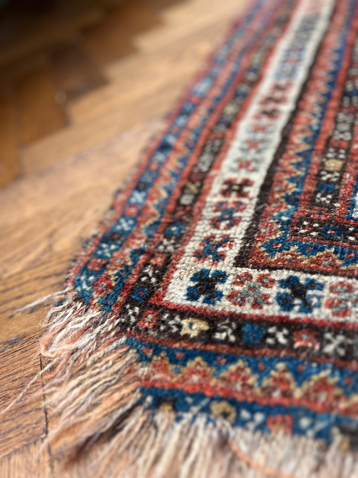 Beautiful Vintage Country House Shiraz Rug