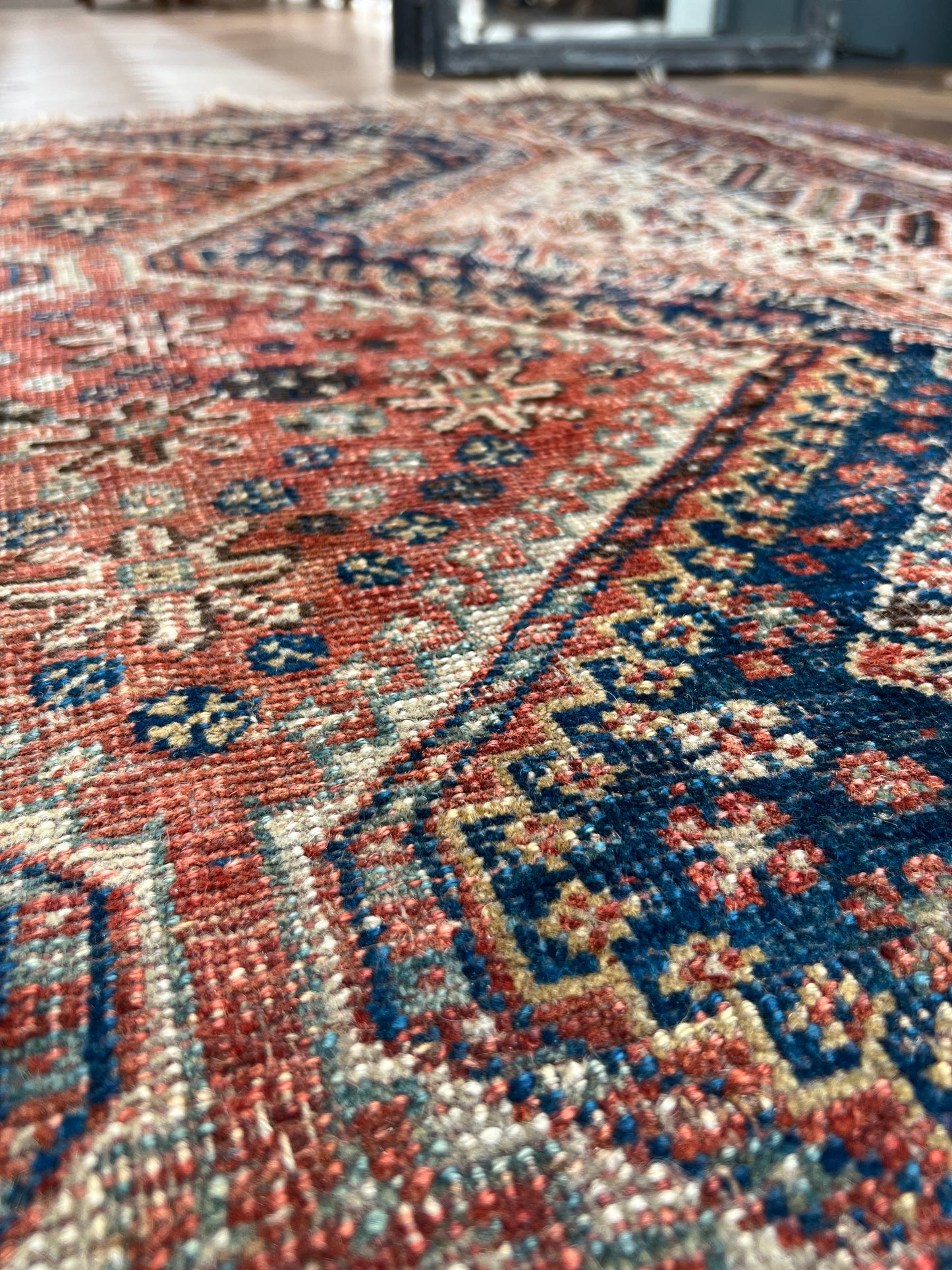 Beautiful Vintage Country House Shiraz Rug