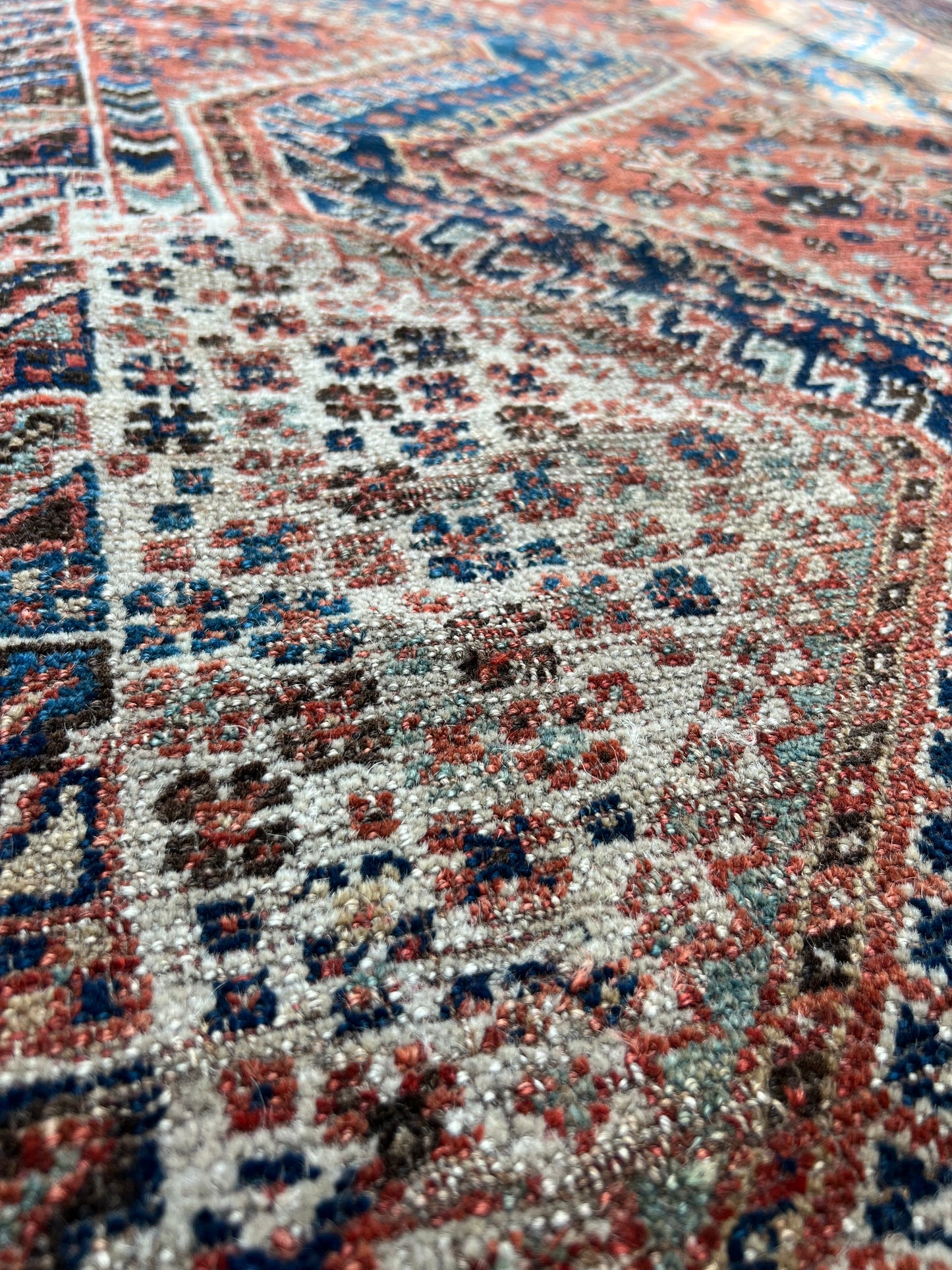 Beautiful Vintage Country House Shiraz Rug