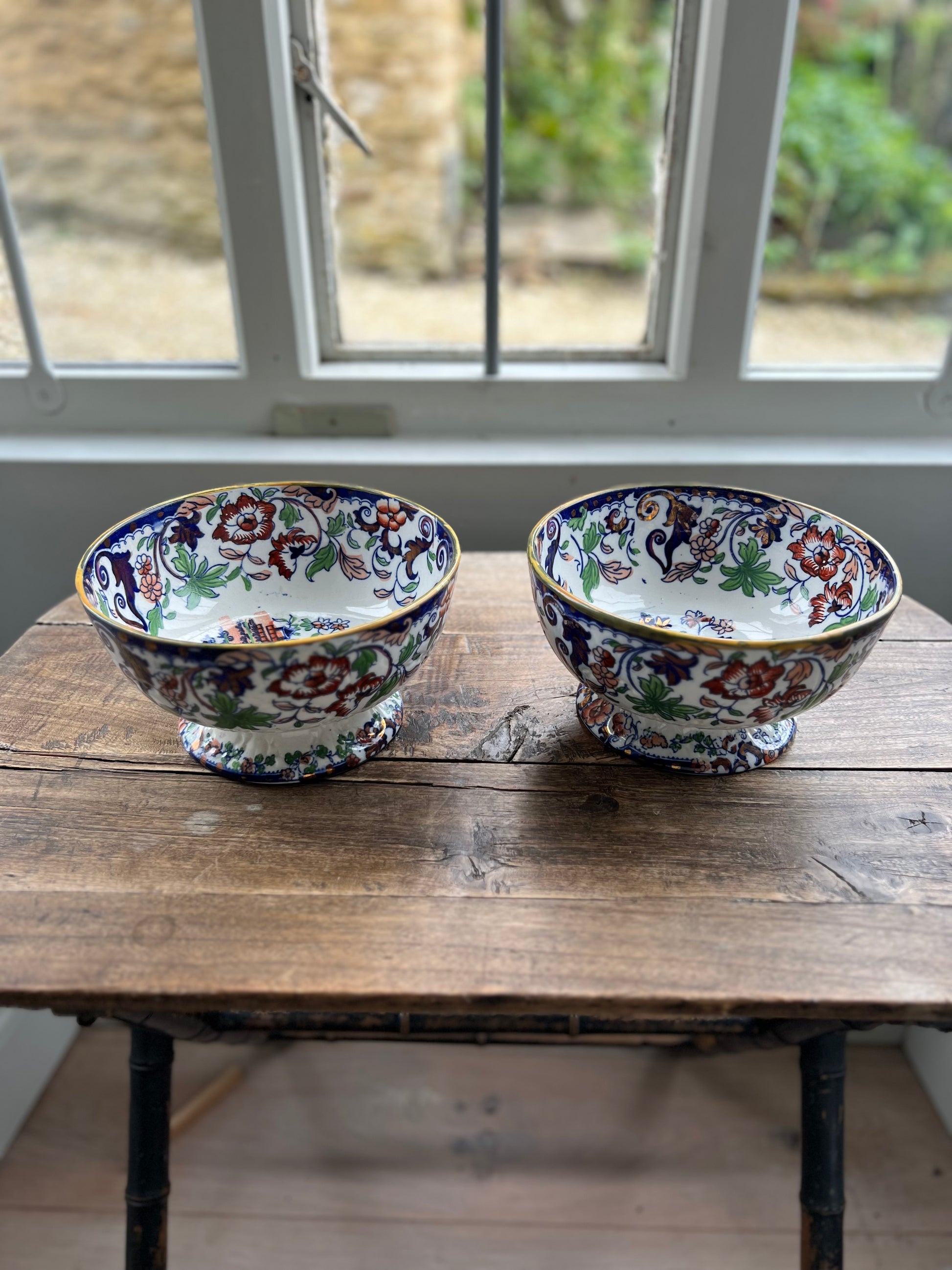 Pair Of Late 18th Amherst Japan Ironstone Century Footed Bowls