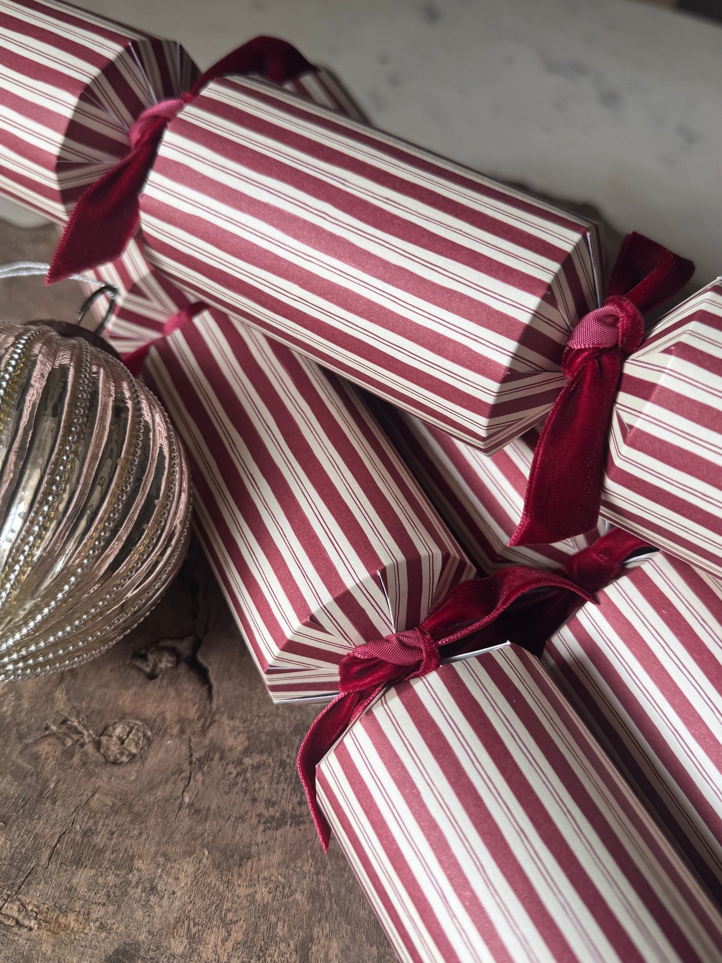6 Plastic Free Striped Christmas Crackers