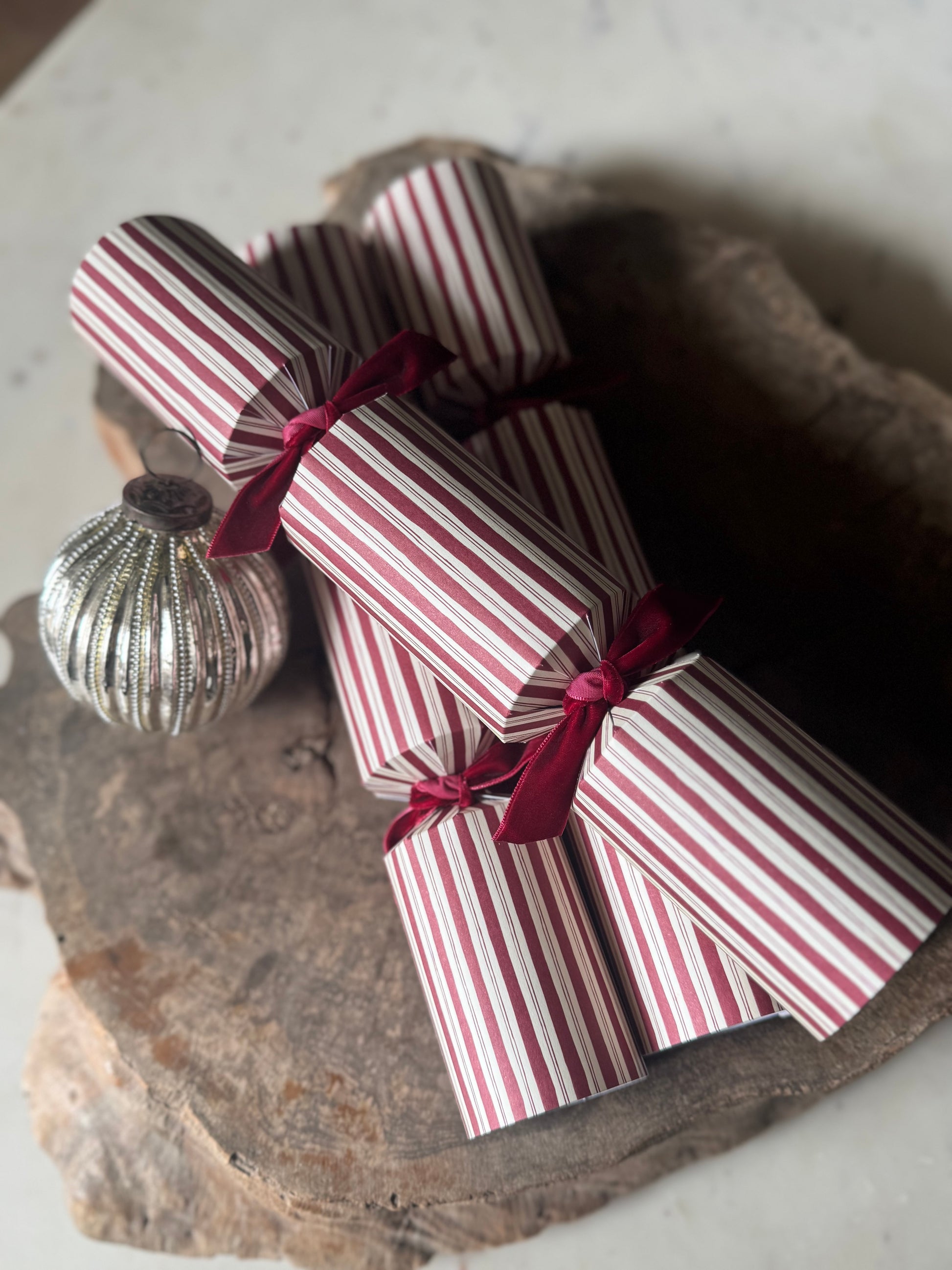 6 Plastic Free Striped Christmas Crackers