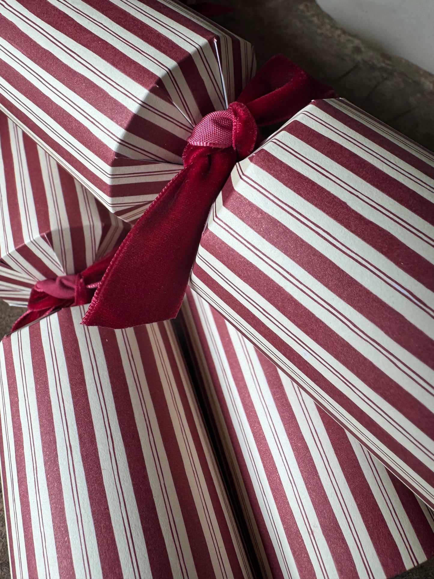 6 Plastic Free Striped Christmas Crackers