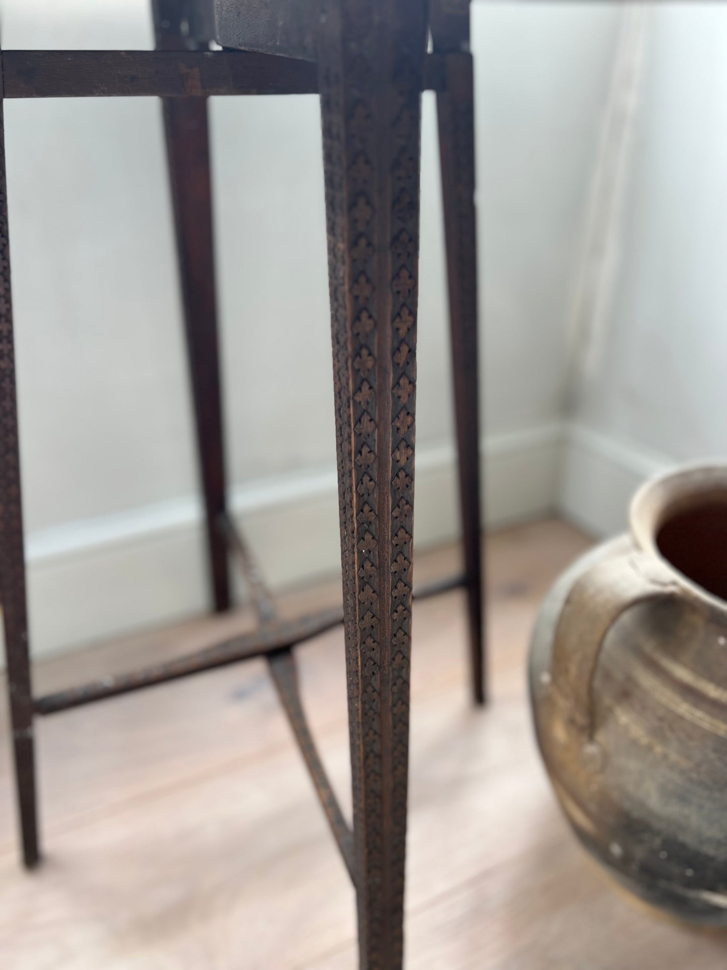 Beautifully Carved Oak Arts & Crafts Collapsable Side Table